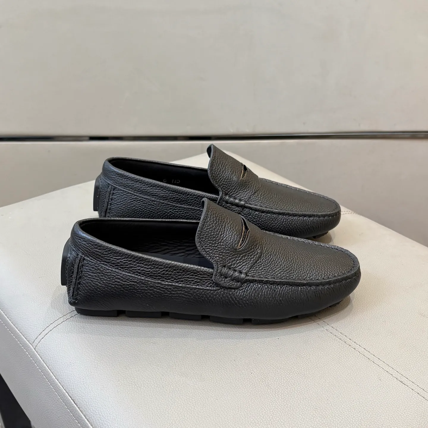 Factory price: 460💰LV men's beanie shoes 2025 official website synchronized <market top version> imported first-layer cowhide ➕ black cowhide original packaging. Size 38-45